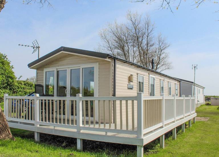 Caravan New Romney