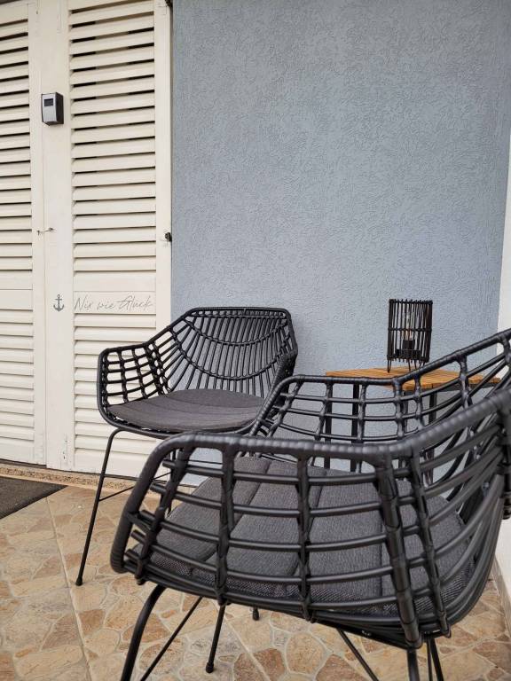 Rental apartment with patio — photo 5