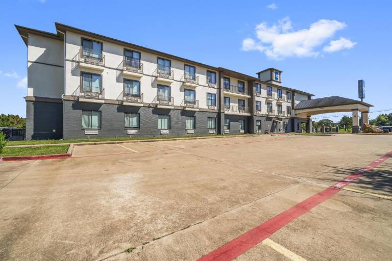 Americas Best Value Inn & Suites Livingston — photo 5