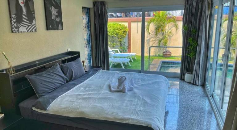 2 BR villa with private swimming pool and jacuzzi 350m from beach — photo 2