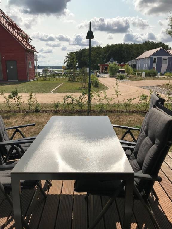 Modernes und helles 2-Zimmer-Apartment in ruhiger Lage ,Hund erlaubt in Plau am See