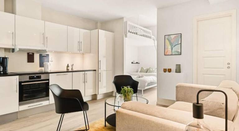 DINBNB Apartments l Historical Building I 100m To University Museum — photo 2