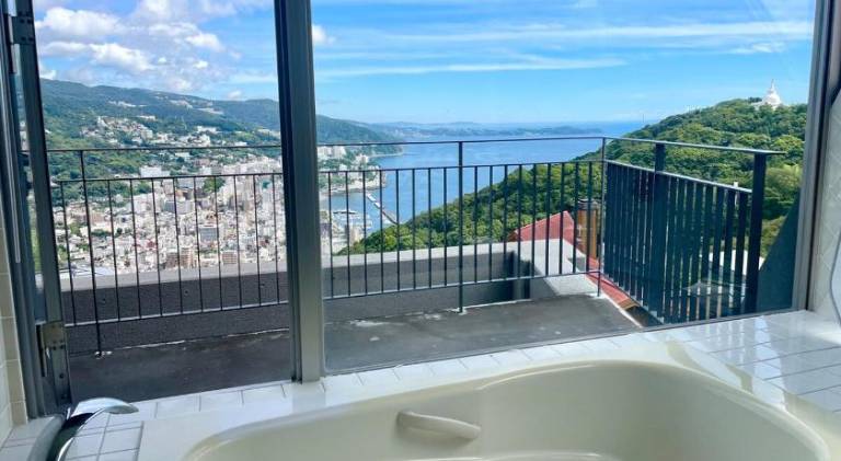 Fully equipped villa with terrace, BBQ & hot tub | Good for workation | Pets allowed — photo 4
