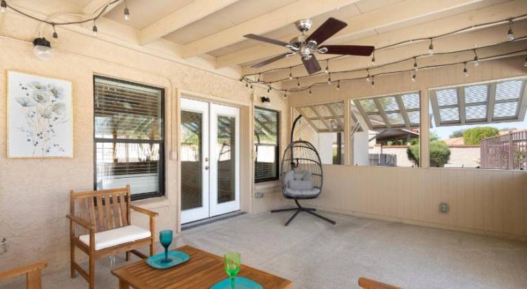 Spacious 4Bedroom Home with Private Pool in Prime Location — photo 4