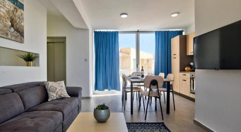 Holiday apartment with hot tub & terrace | Close to the beach | Good for workation | Pets allowed — photo 2