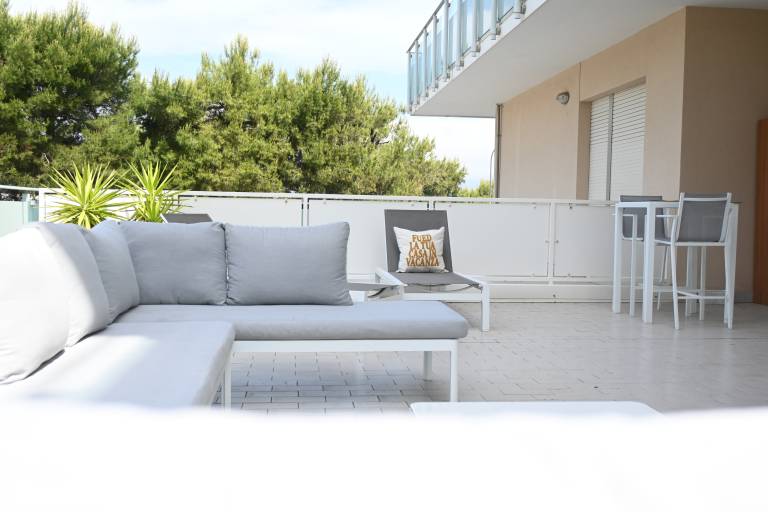 Rental apartment with terrace — photo 2