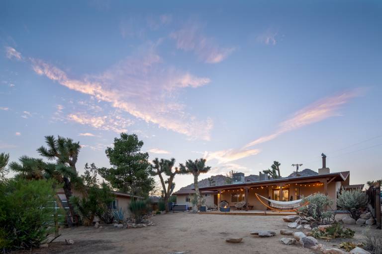 Children-friendly house with barbeque & jacuzzi | Mountain view | Pets allowed — photo 2
