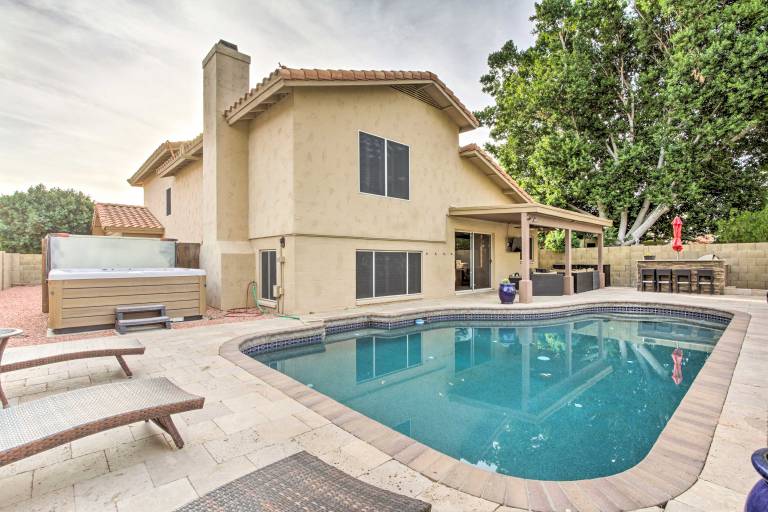 Pool Golf Course Views Desert Oasis in Glendale