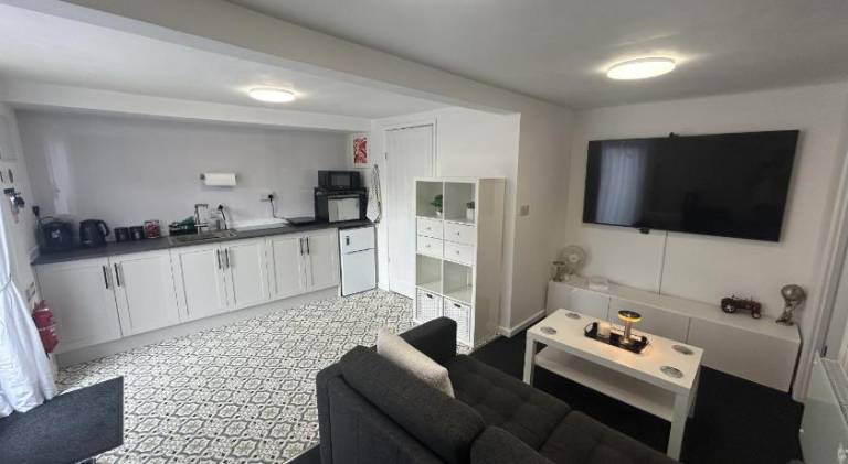 Peaceful Garden Cabin Stay in the Yorkshire Wolds