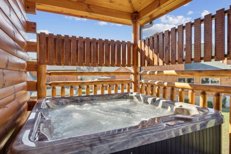 Pigeon Forge Plunge – 4 Bedroom Cabin, Private Indoor Pool, Game Room, Hot Tub, Prime Location — photo 3
