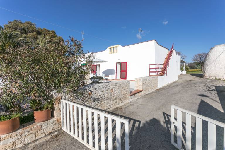 Villa with BBQ & garden in Alliste