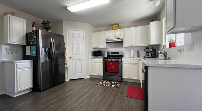 Spacious vacation home | Pets allowed — photo 3