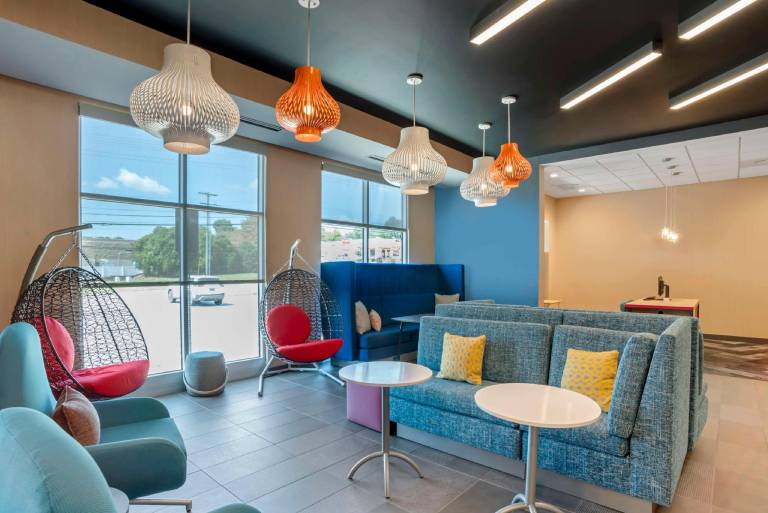 Tru by Hilton Gastonia — photo 4