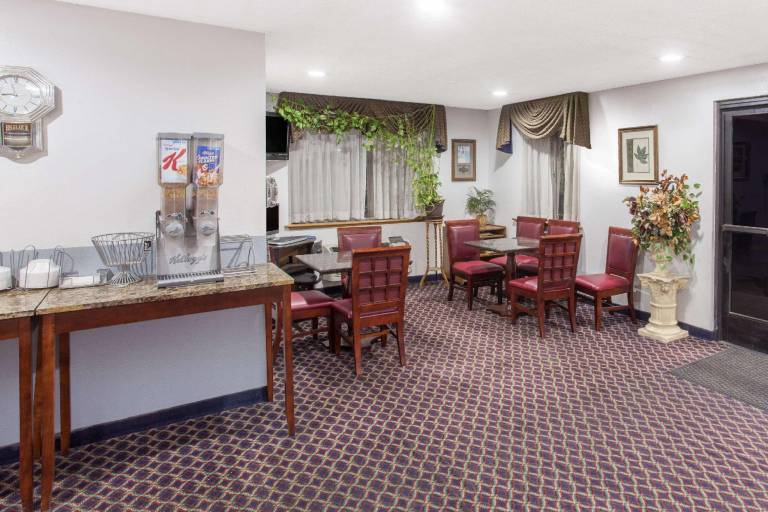 Super 8 By Wyndham Selma/Fresno Area — photo 4