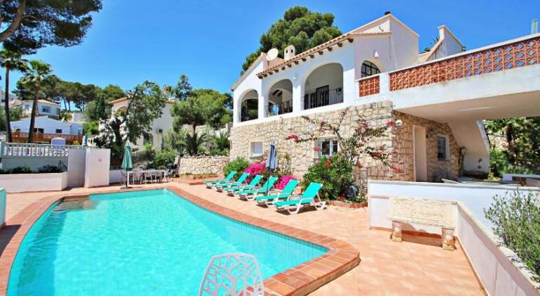 Villa with garden, terrace & private pool in Mora
