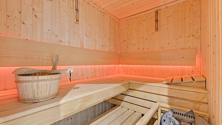 Family-friendly charming rental apartment with pool | Near Golden Gate | Pets are welcome in Gdansk