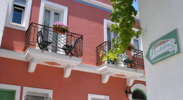 Madalena's Family Rooms in Tinos