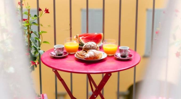 Children-friendly nice apartment with terrace | Next to Como Cathedral | Good for workation | Pets allowed — photo 4