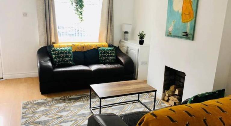 House with 1 room for 2 persons in Belfast