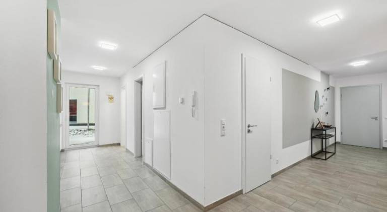 Rental apartment with patio — photo 4