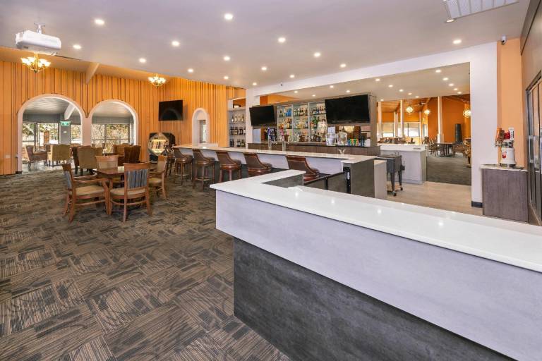 Clarion Pointe — photo 3