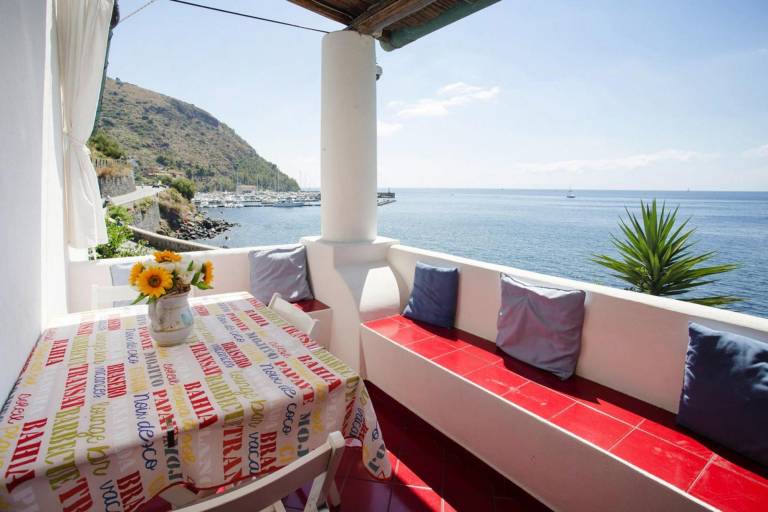 Holiday apartment with patio — photo 3