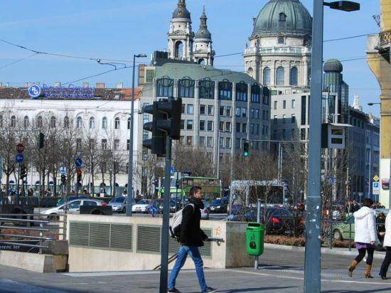 Rental apartment with patio | Next to Hungarian Parliament Building — photo 4