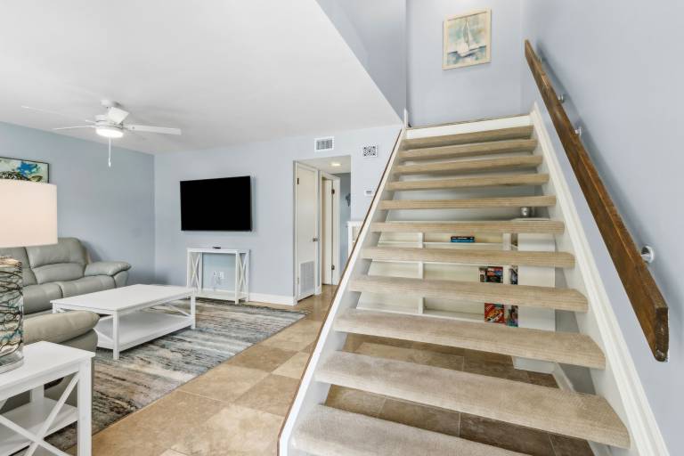 Condo with pool — photo 4
