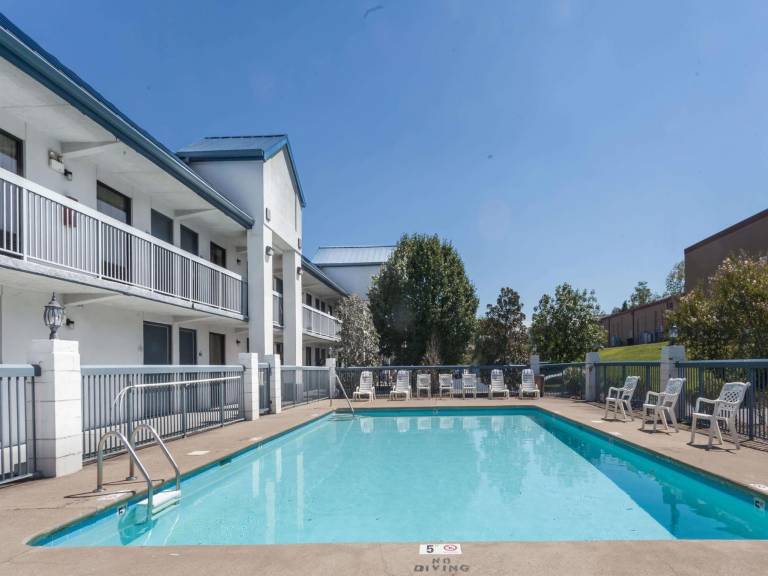 Days Inn by Wyndham Goodlettsville — photo 2