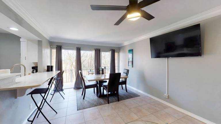 Condo with pool — photo 3