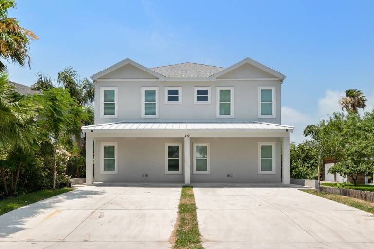 Child-friendly charming house with pool | Pet-friendly in South Padre Island, TX