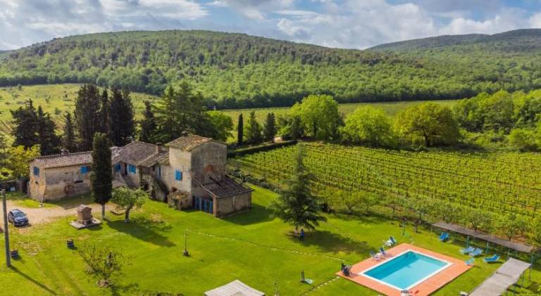 Vacation home with pool | Pet-friendly in Monteriggioni