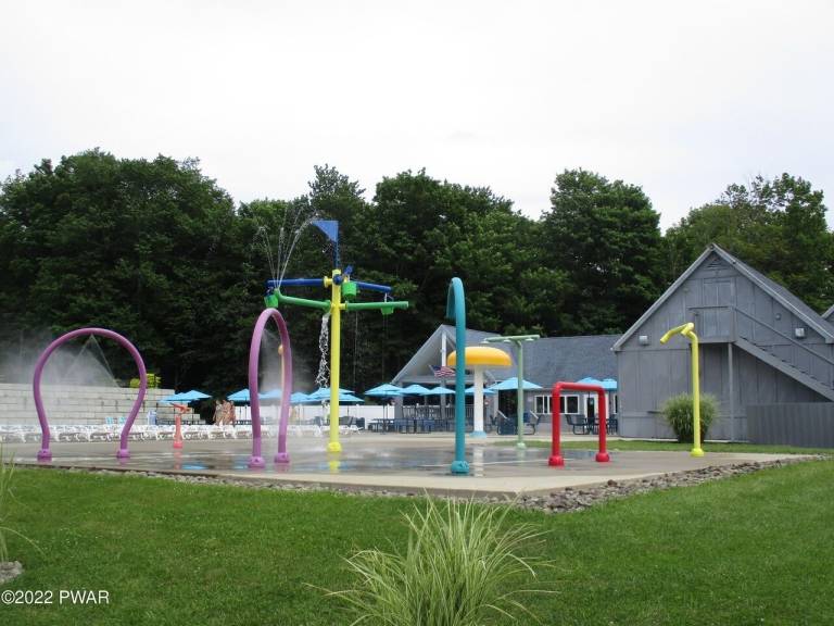 House  Roaring Brook Township