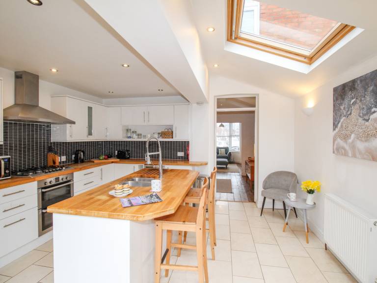 Child-friendly cottage with garden | Beach view | Dogs allowed — photo 2