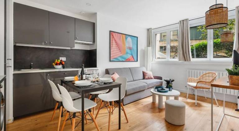 TheBlueStay 255 - Superb Apt 4c - Arc de Triomphe in Clichy