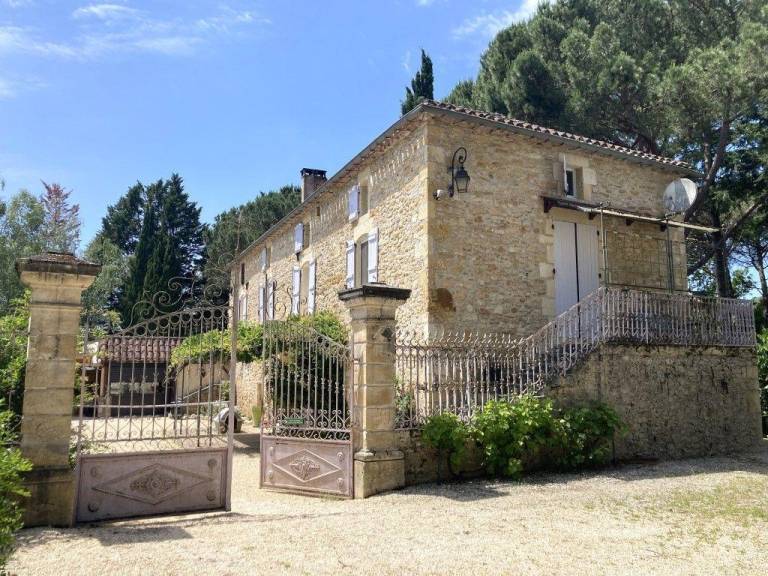 Gite with patio, barbeque & private pool — photo 2