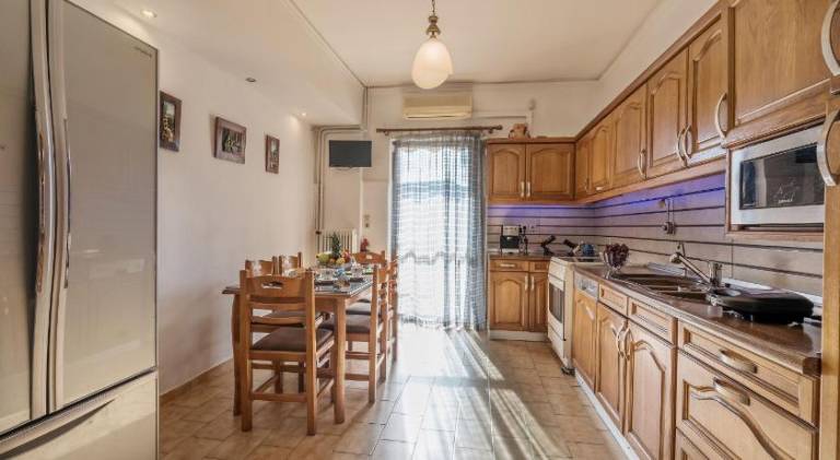 Holiday apartment with patio & pool | Perfect for remote work — photo 5