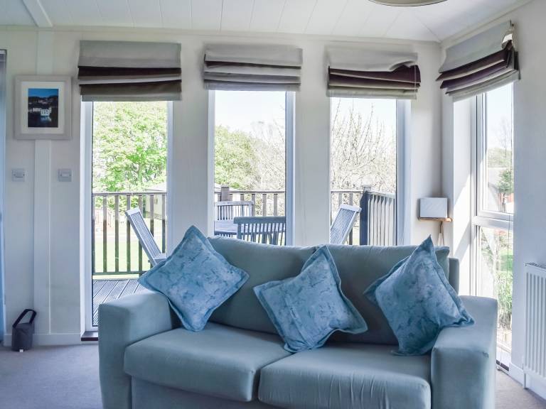 Child-friendly cottage with terrace & garden | River view | Dogs allowed — photo 5