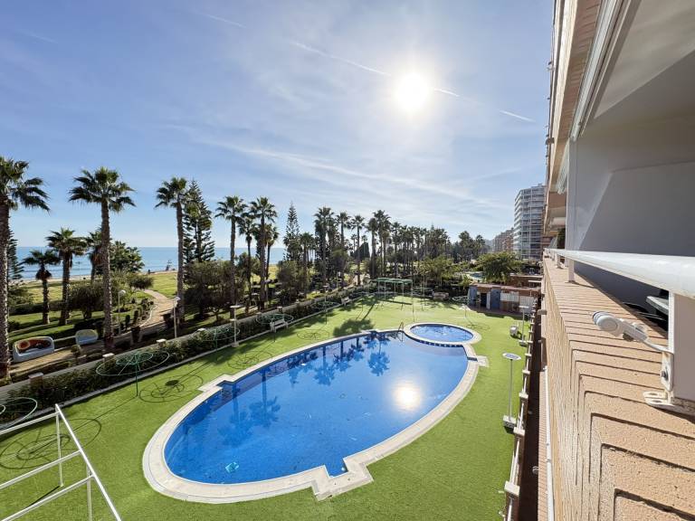 Rental apartment with terrace, pool & yard | Sea view in Oropesa del Mar
