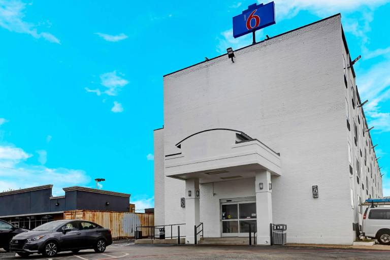 Motel 6 Arlington, TX - Entertainment District in Arlington, TX