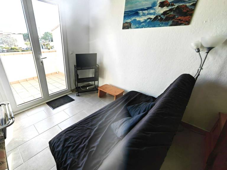 Mezzanine studio in pine forest heart, 800m from beach, 4 ppl, private parking — photo 2
