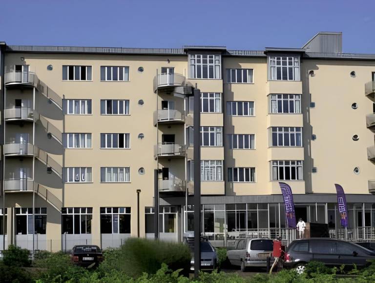 Serviced apartment with pool, terrace & yard in Nieuwpoort