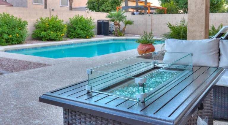 Fully equipped pleasant house with private pool, garden & barbeque | Suitable for remote work | Pets allowed in Casa Grande, AZ