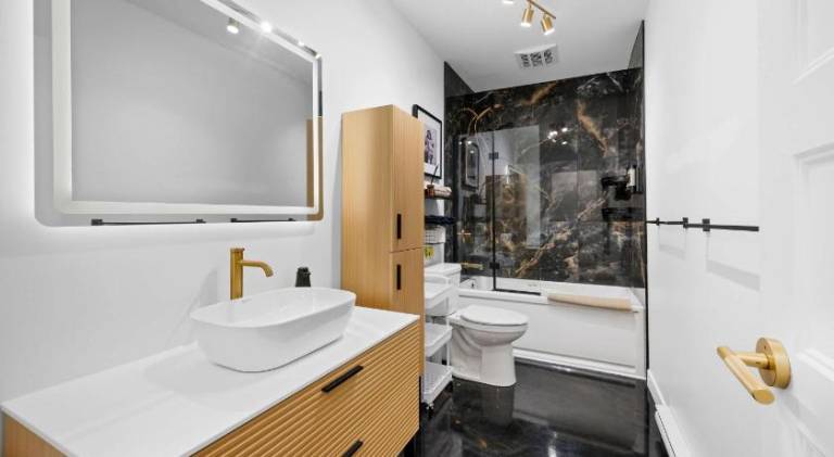 Charming apartment | Next to Parliament Building | Perfect for remote work | Pets allowed — photo 2