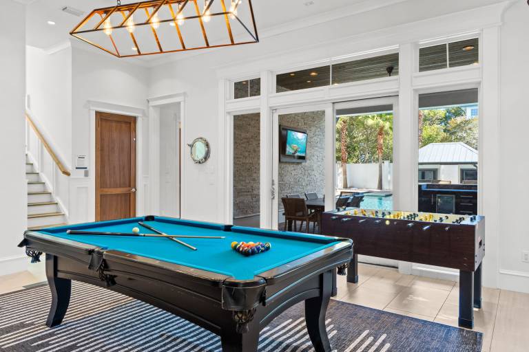 Vacation home with yard, terrace & private pool | Water view — photo 2