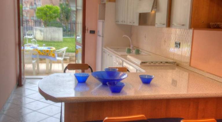 Rental apartment with 2 rooms for 6 persons — photo 4