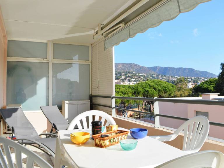 Pleasant holiday apartment with pool | Pets allowed — photo 2