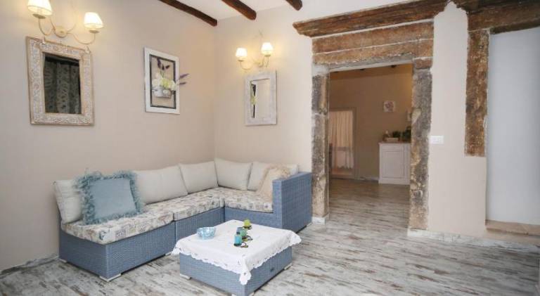 Rental apartment with 2 rooms for 4 persons — photo 2