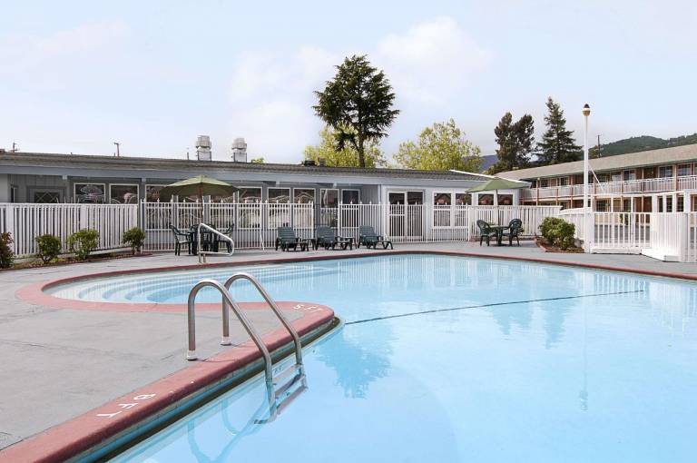 Days Inn by Wyndham Ukiah — photo 2