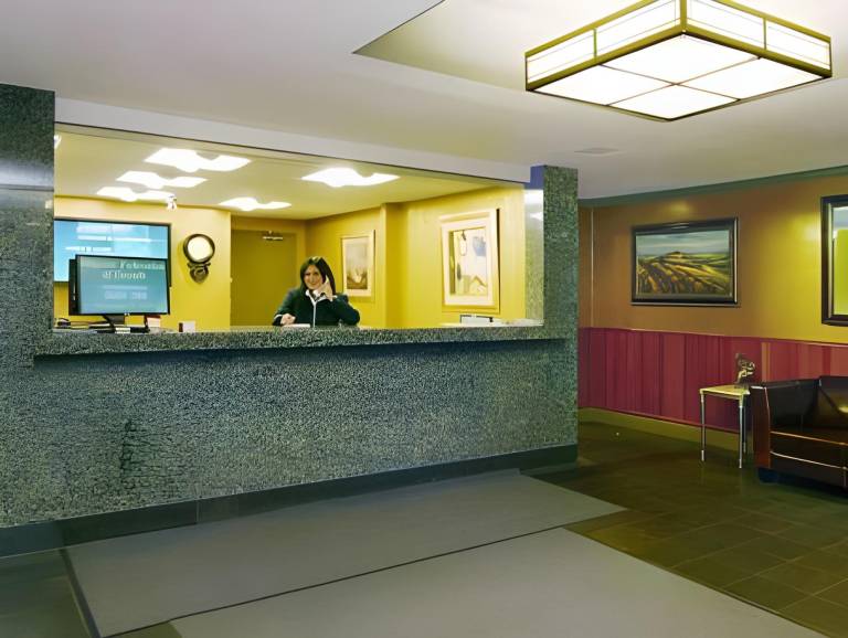 Lovely serviced apartment | Near Confederation Square | Dogs allowed — photo 5